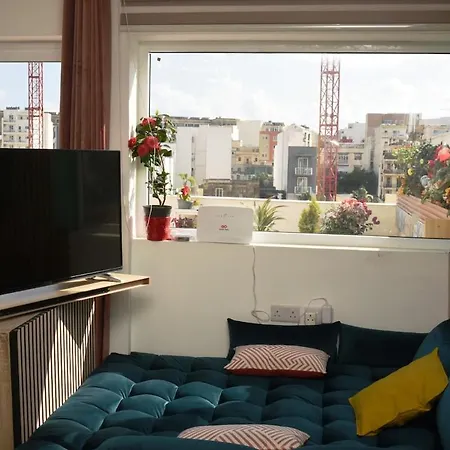 Designer 5 Star Garden Penthouse Hot Tub Marina Skyline Msida