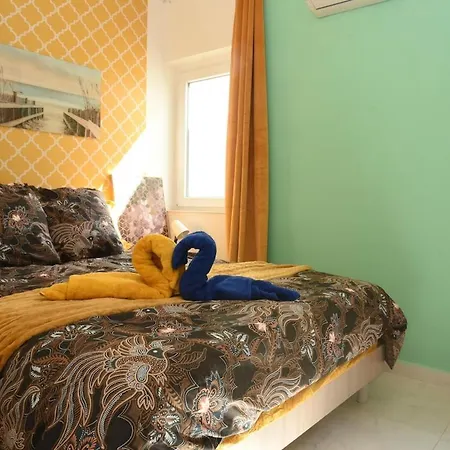 Apartment Designer 5 Star Garden Penthouse Hot Tub Marina Skyline Msida