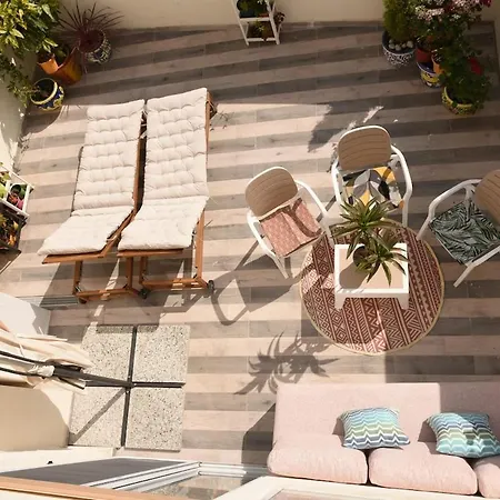 Apartment Designer 5 Star Garden Penthouse Hot Tub Marina Skyline