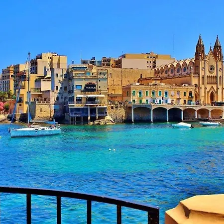 Designer 5 Star Garden Penthouse Hot Tub Marina Skyline Apartment Msida