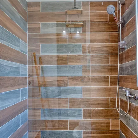 Designer 5 Star Garden Penthouse Hot Tub Marina Skyline 姆西达